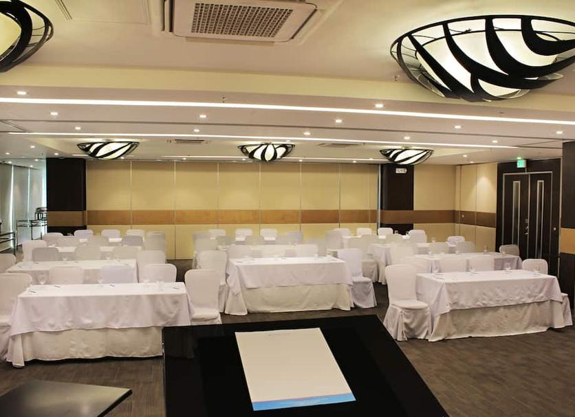 Ruang konferensi Foto