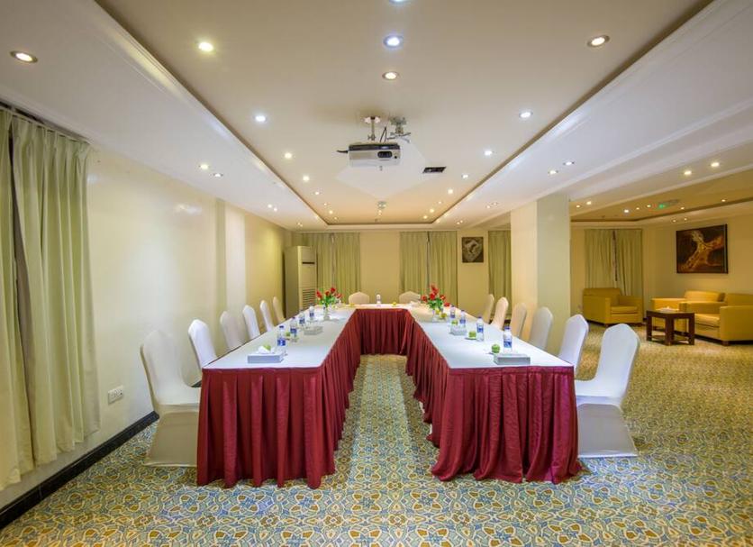 Ruang konferensi Foto