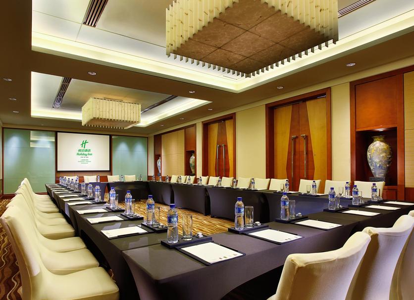 Ruang konferensi Foto
