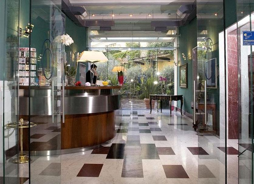 Pintu Masuk Hotel Foto