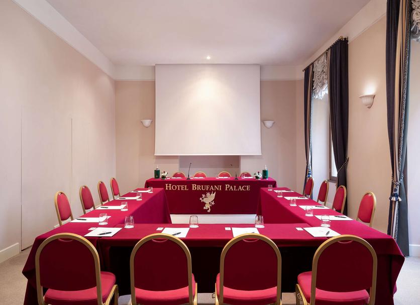 Ruang konferensi Foto
