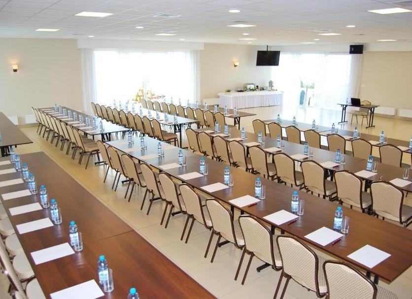 Ruang konferensi Foto