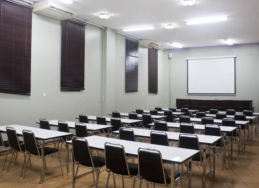 Ruang konferensi Foto