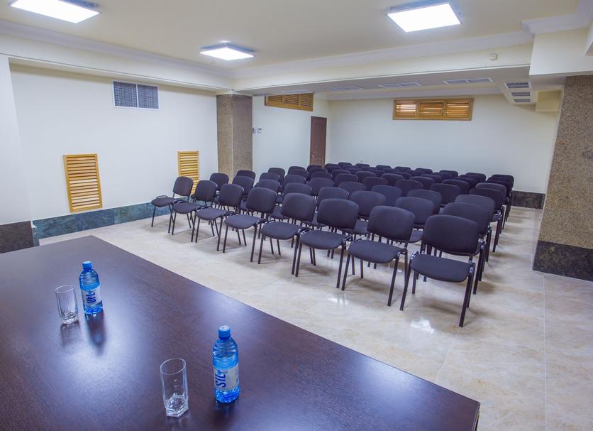 Ruang konferensi Foto