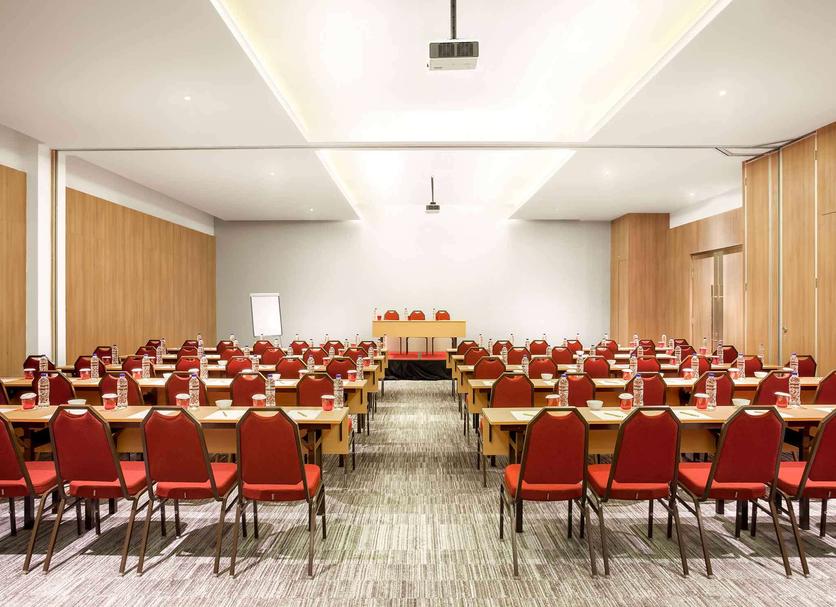 Ruang konferensi Foto
