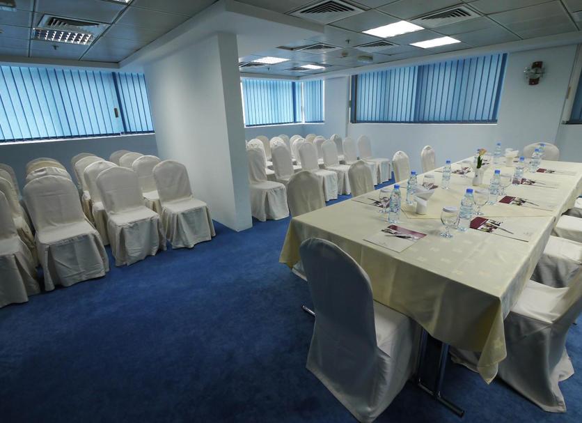 Ruang konferensi Foto