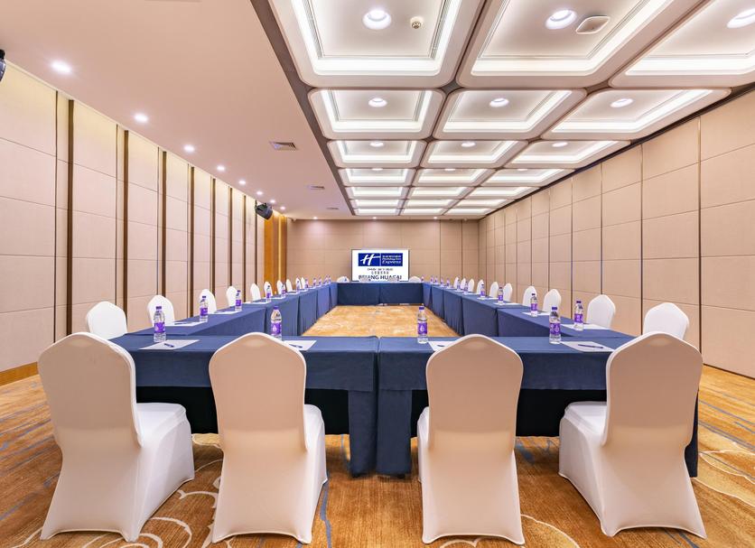 Ruang konferensi Foto