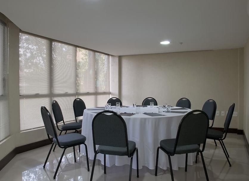 Ruang konferensi Foto