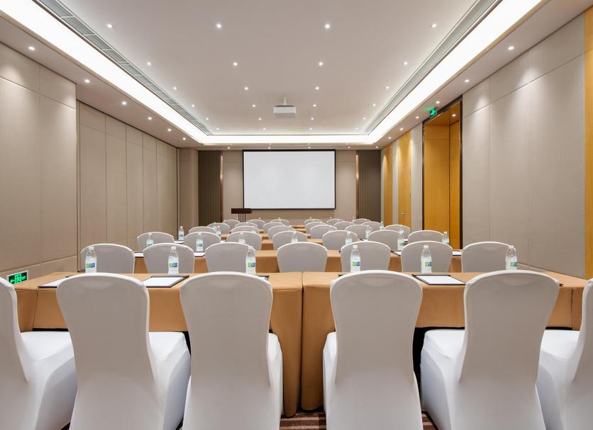 Ruang konferensi Foto