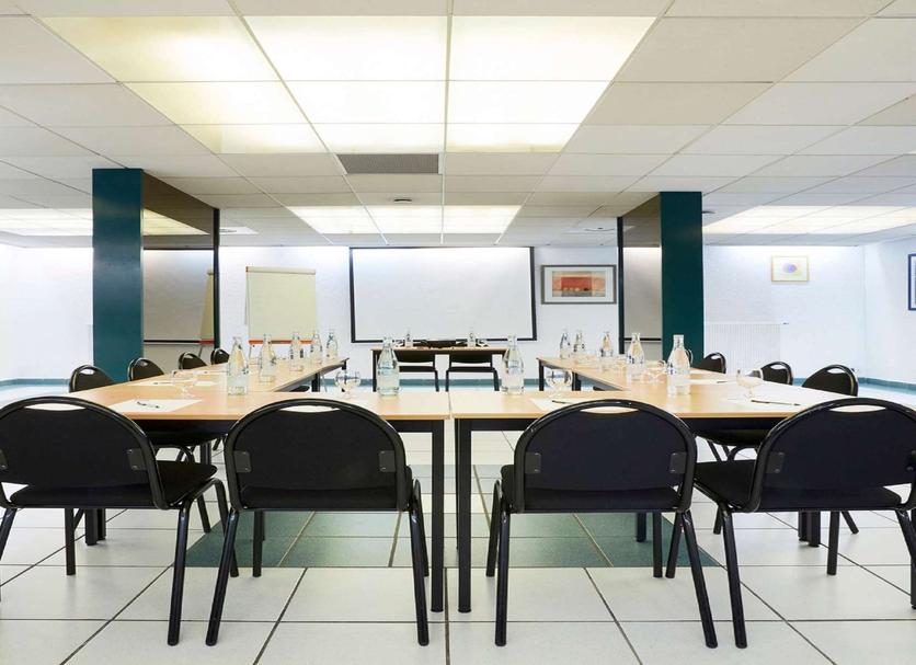 Ruang konferensi Foto