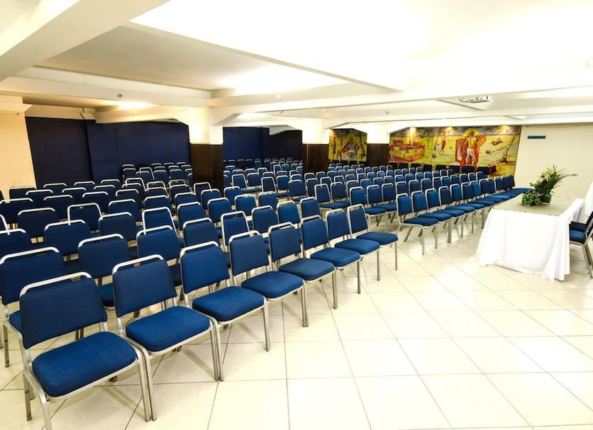 Ruang konferensi Foto