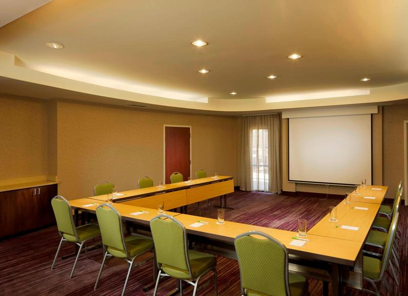 Ruang konferensi Foto