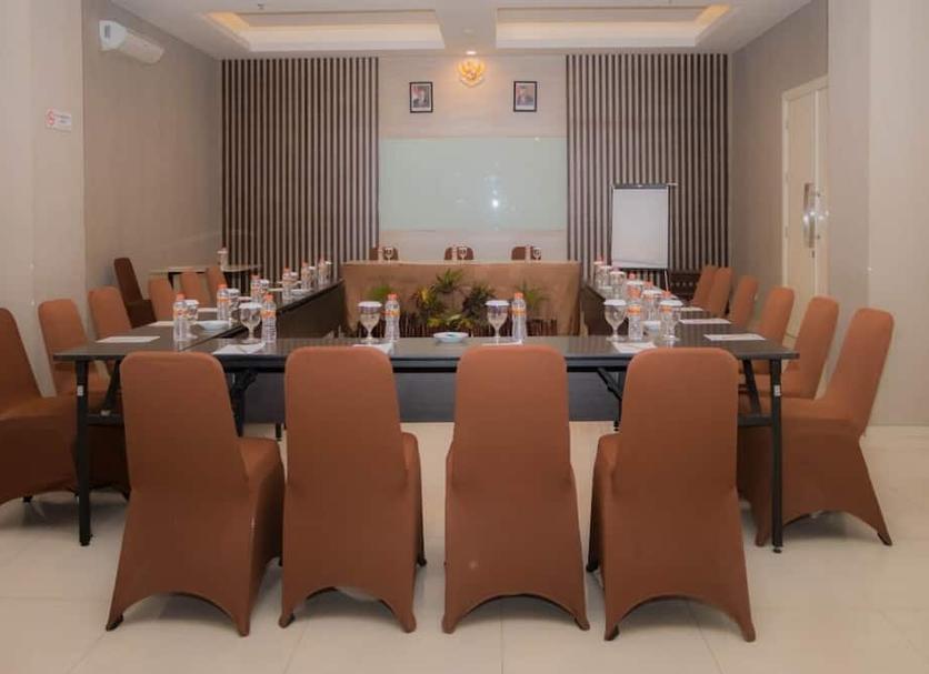 Ruang konferensi Foto