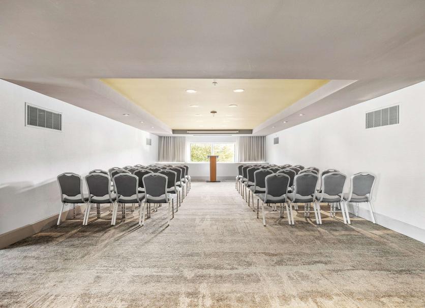 Ruang konferensi Foto