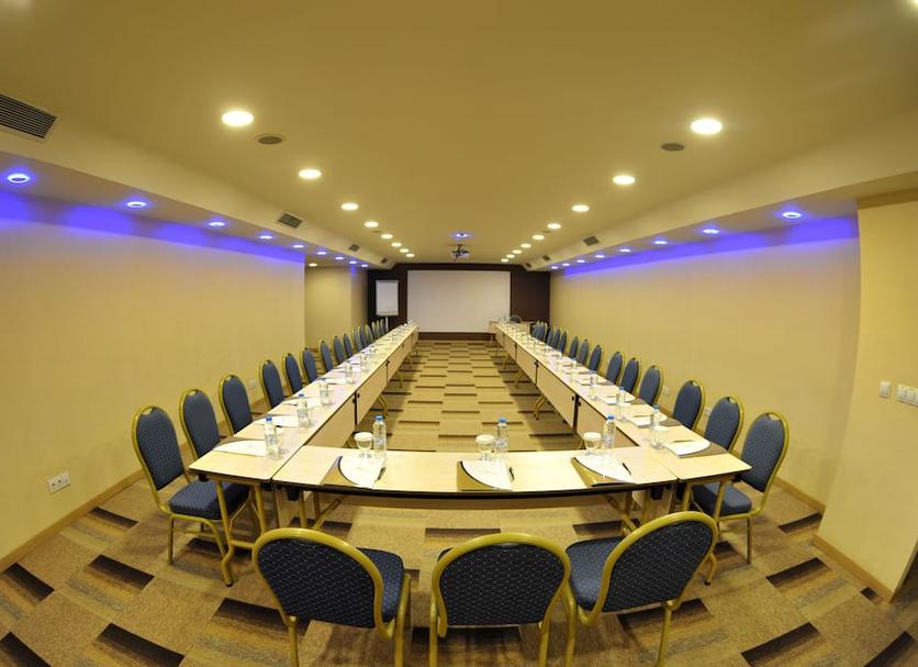 Ruang konferensi Foto