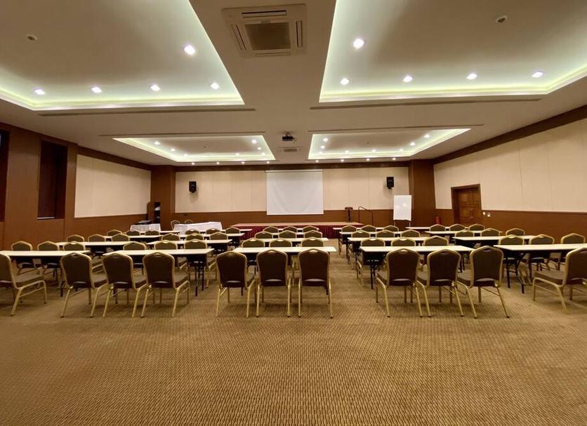 Ruang konferensi Foto