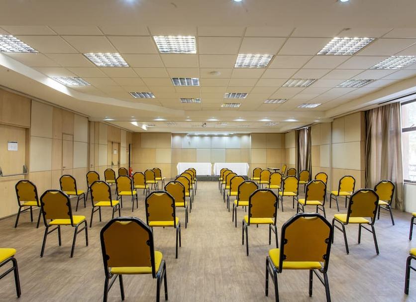 Ruang konferensi Foto
