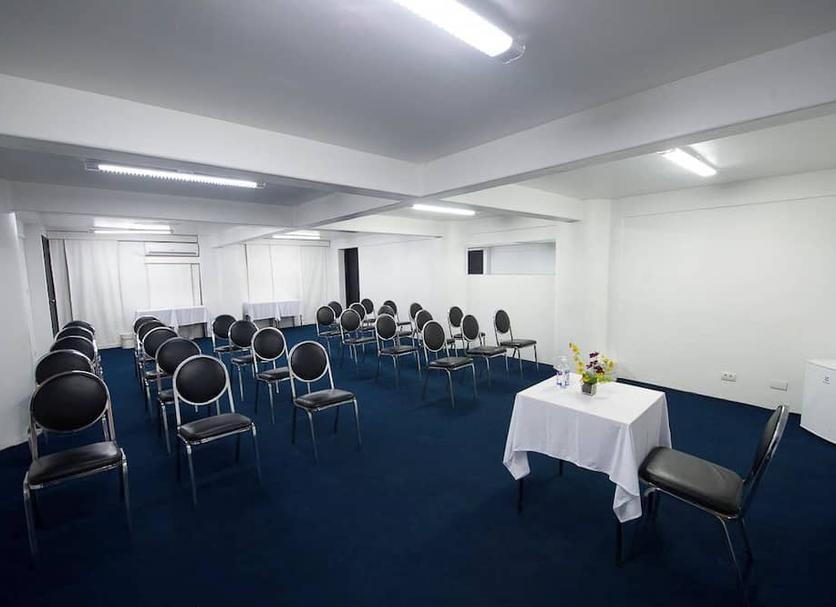 Ruang konferensi Foto
