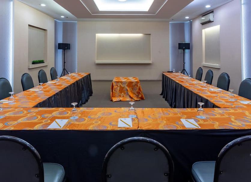 Ruang konferensi Foto