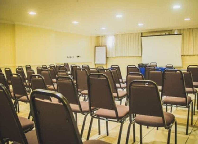 Ruang konferensi Foto