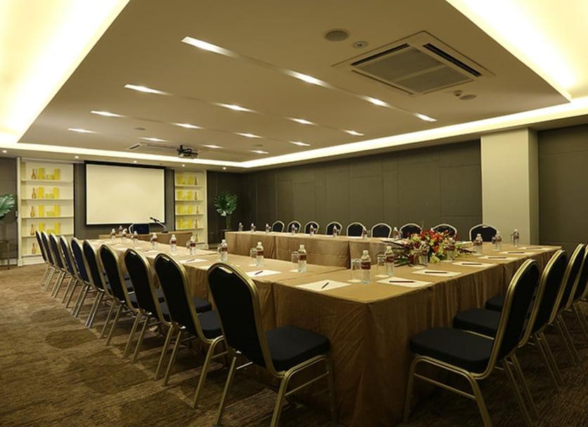 Ruang konferensi Foto