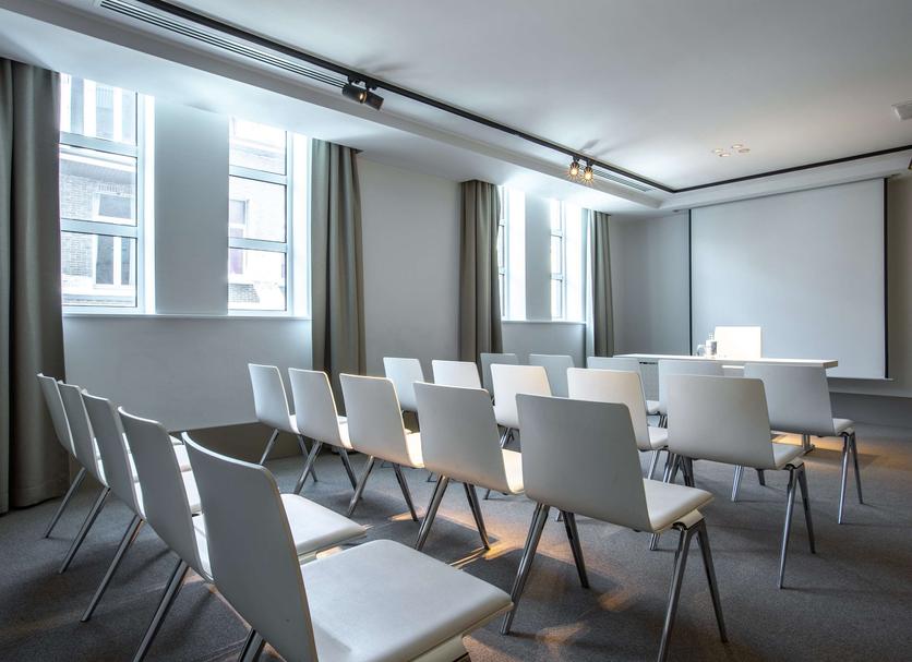Ruang konferensi Foto