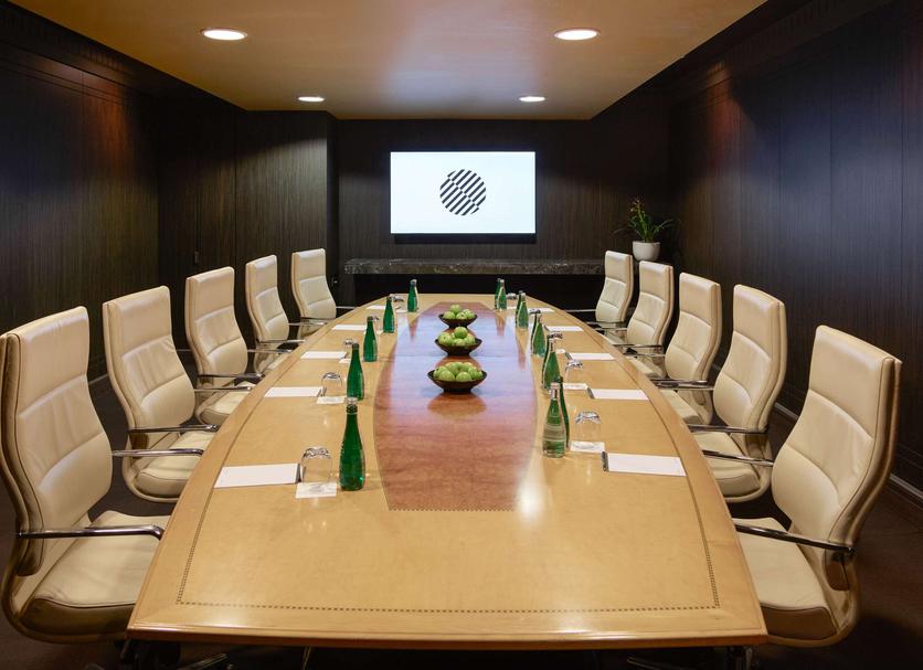 Ruang konferensi Foto