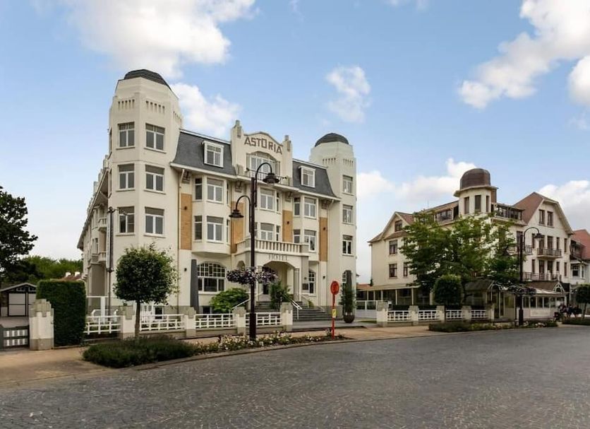 Hotel Astoria mulai Rp (R̶p̶ Hotel di De