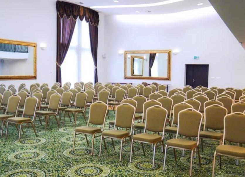 Ruang konferensi Foto