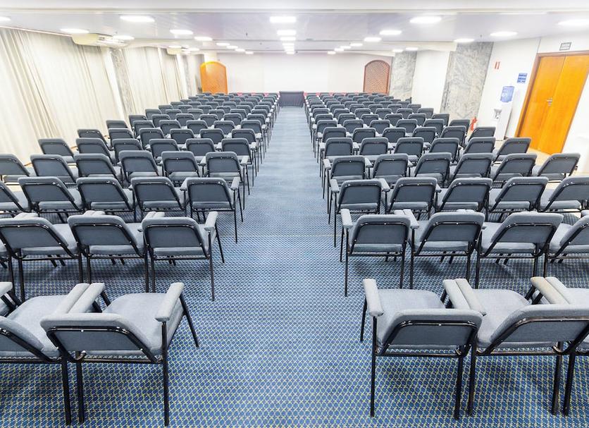 Ruang konferensi Foto