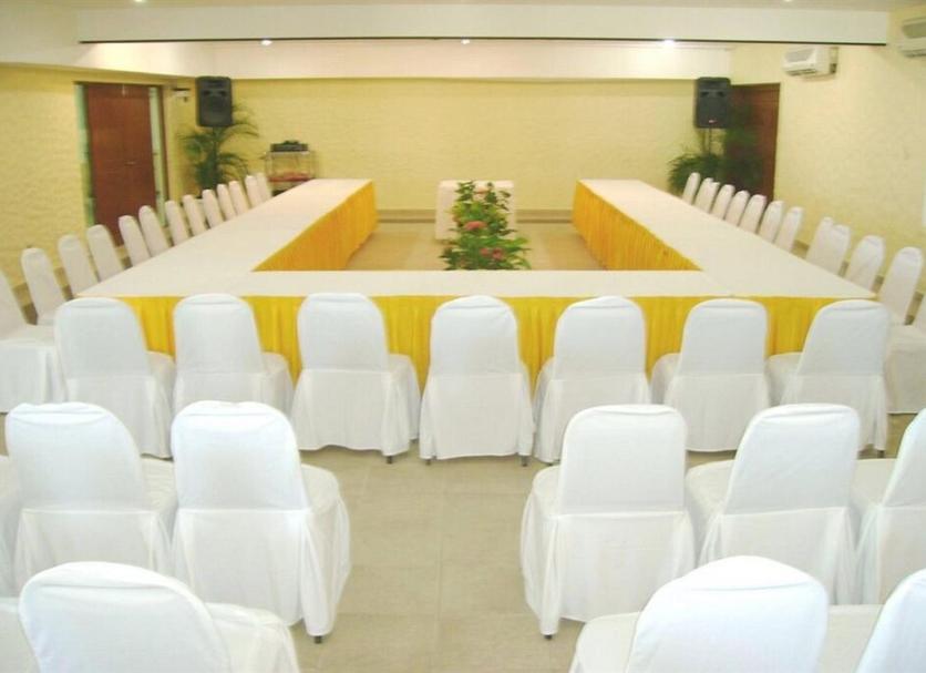 Ruang konferensi Foto