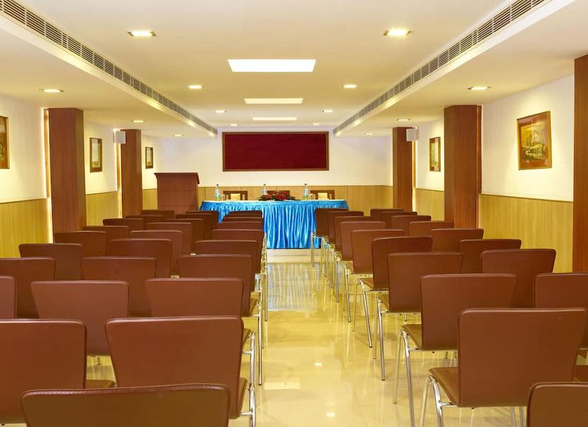 Ruang konferensi Foto