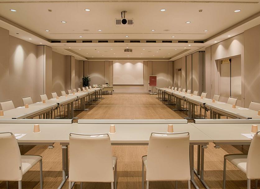 Ruang konferensi Foto