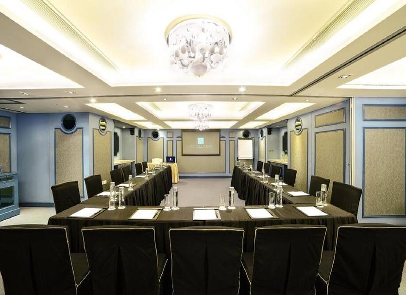 Ruang konferensi Foto