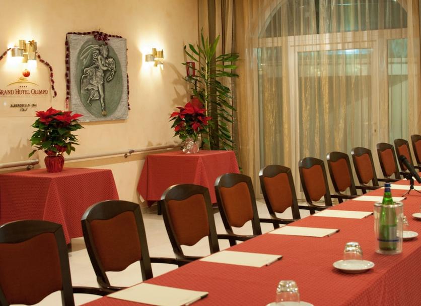 Ruang konferensi Foto