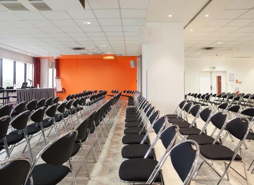 Ruang konferensi Foto