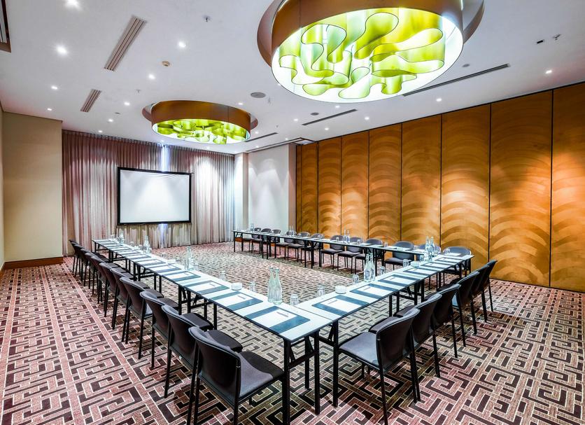 Ruang konferensi Foto