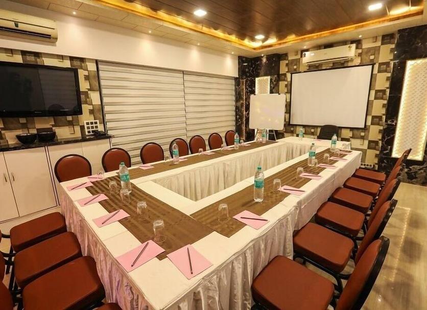 Ruang konferensi Foto