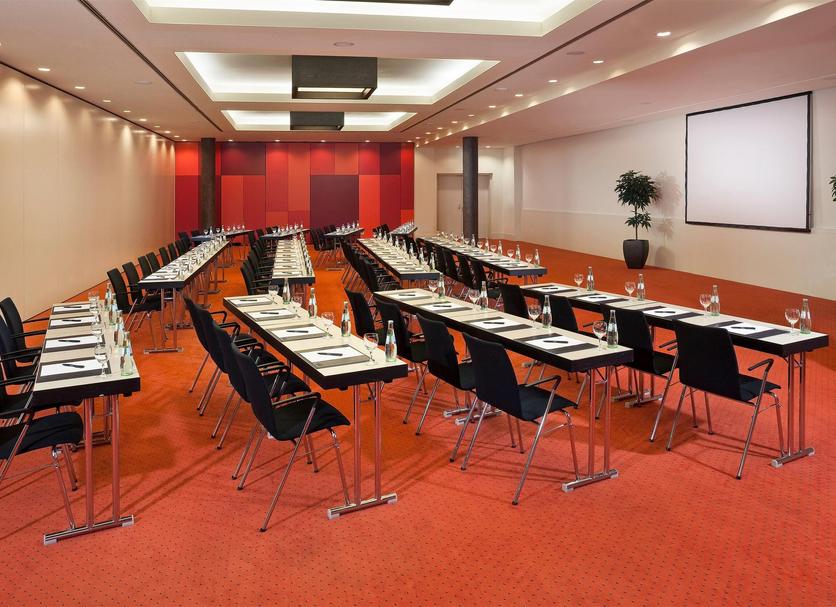 Ruang konferensi Foto