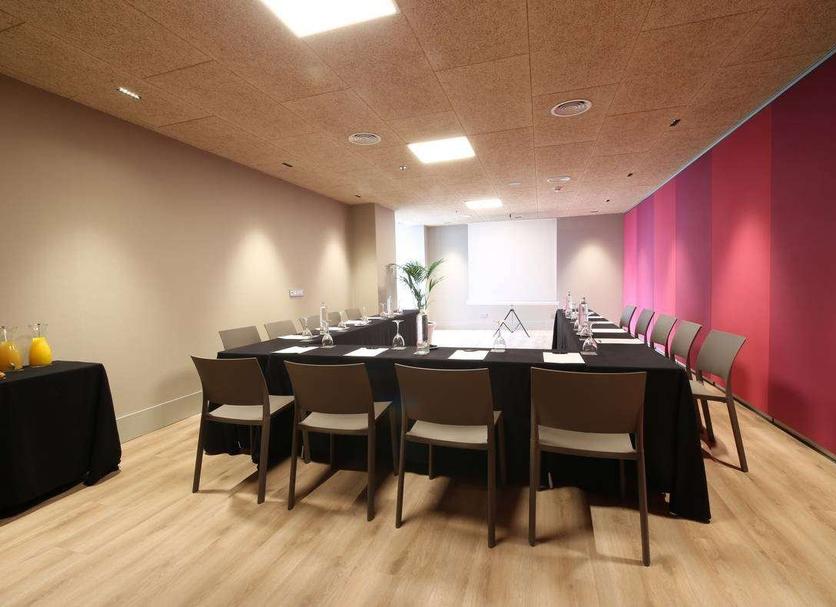 Ruang konferensi Foto