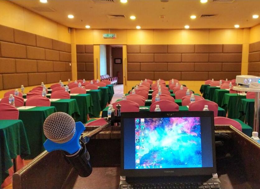 Ruang konferensi Foto