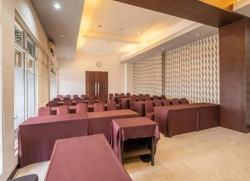 Ruang konferensi Foto