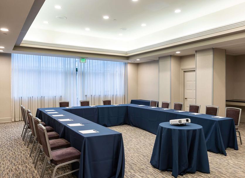Ruang konferensi Foto