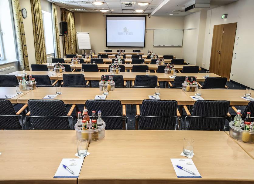 Ruang konferensi Foto