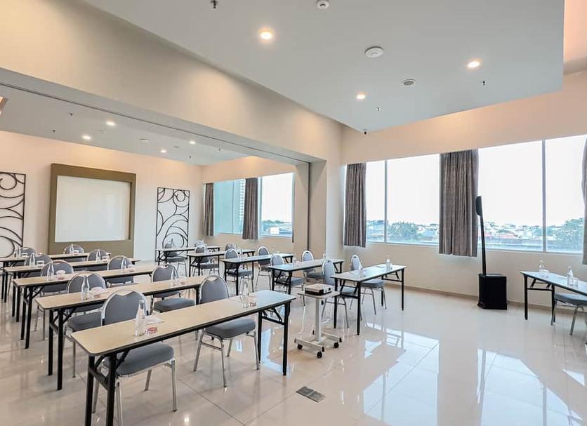 Ruang konferensi Foto
