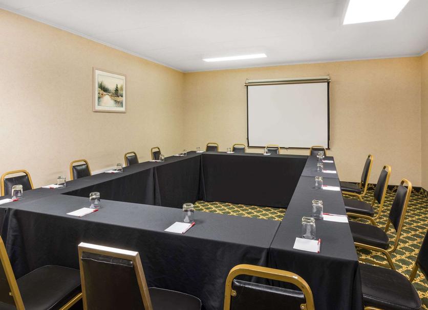 Ruang konferensi Foto