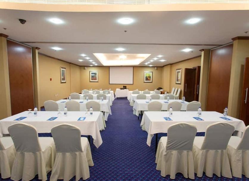 Ruang konferensi Foto