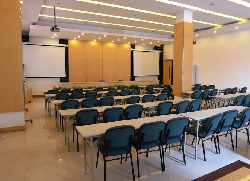 Ruang konferensi Foto
