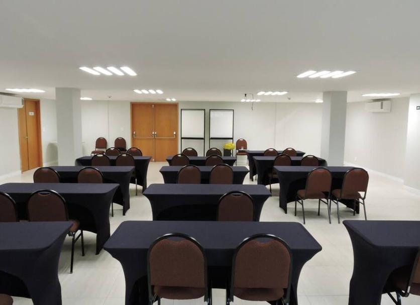 Ruang konferensi Foto