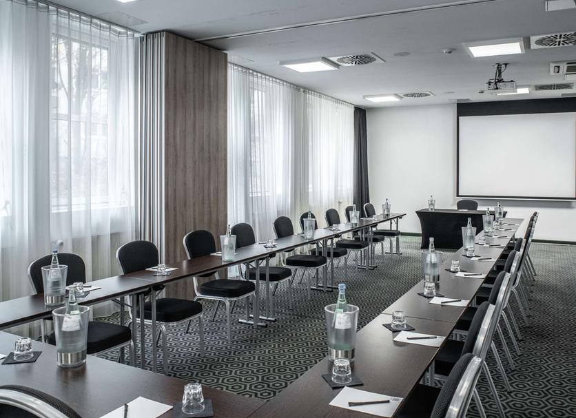 Ruang konferensi Foto